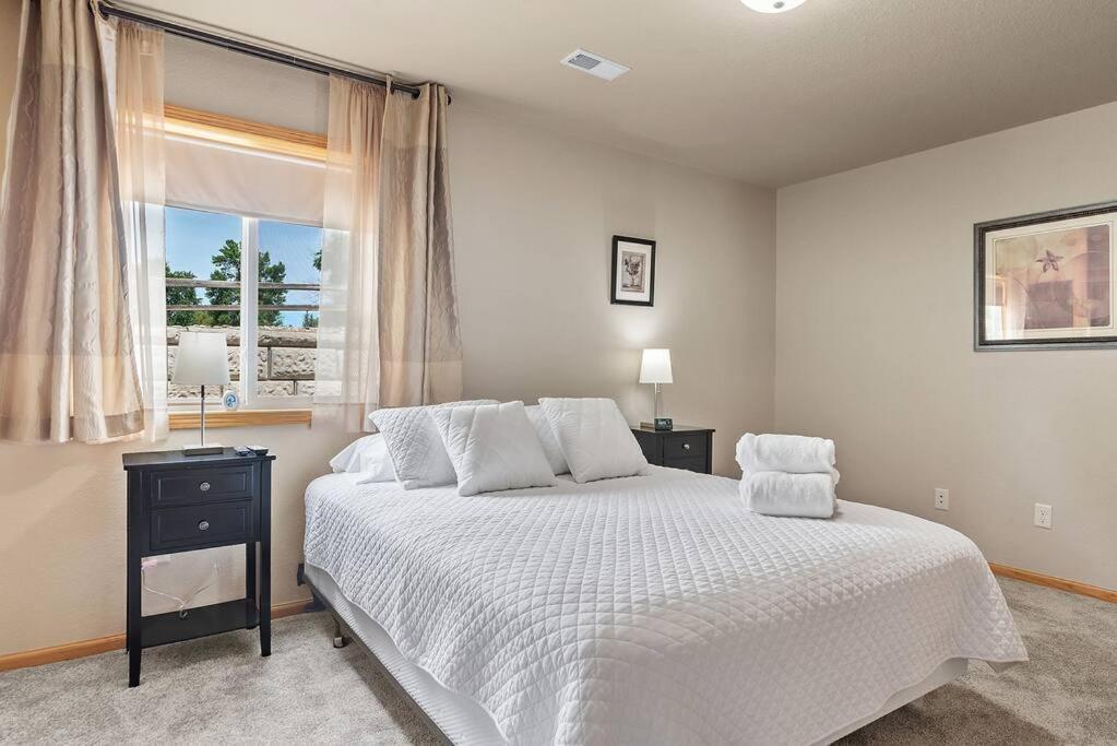 Villa Convenient Townhouse - Near Airport Rapid City Exterior foto